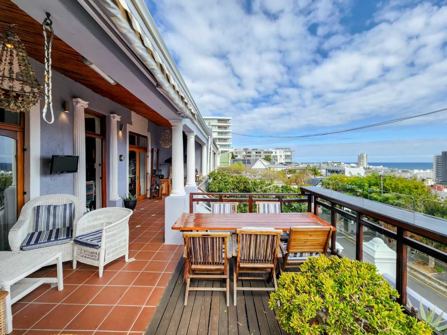 2 Bedroom Property for Sale in Sea Point Western Cape